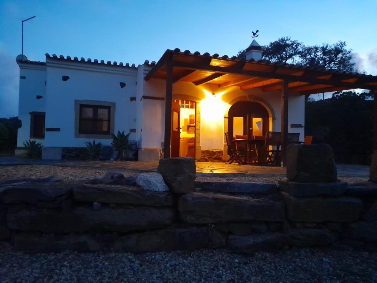 Corvatos Casas Do Monte Villa อัลโมโดวาร์ ภายนอก รูปภาพ